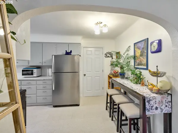 2075 LAUREL AVE NE, Salem, OR 97301