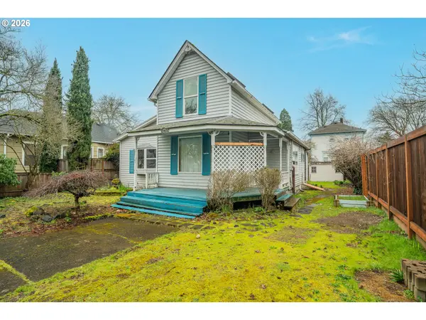 7453 N STOCKTON AVE, Portland, OR 97203