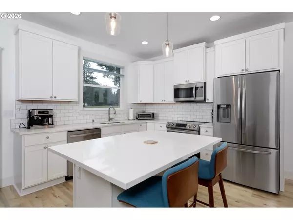 Carson, WA 98610,252 ESTABROOK RD