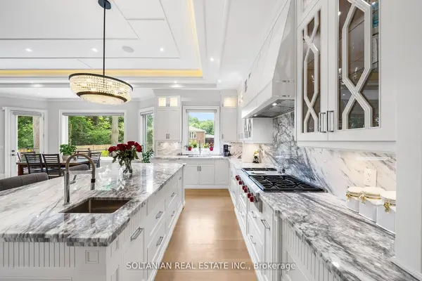 319 Betty Ann DR, Toronto C07, ON M2R 1B4