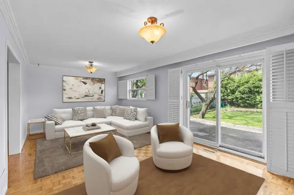 48 Navaho DR, Toronto C15, ON M2H 2X3