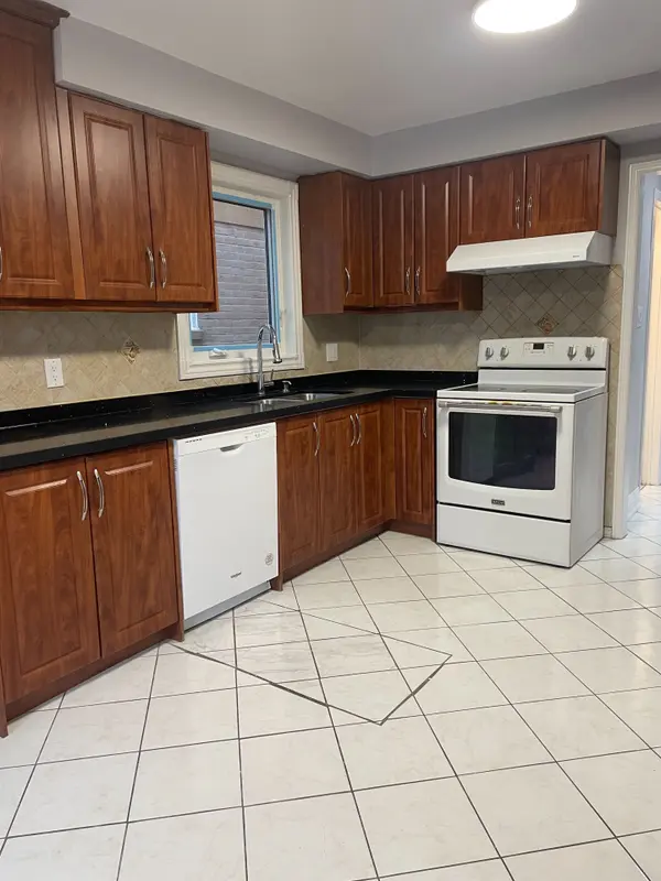 1619 Marshcourt DR #Main, Pickering, ON L1V 6G8