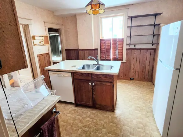 71 Nassau ST, Oshawa, ON L1J 4A3