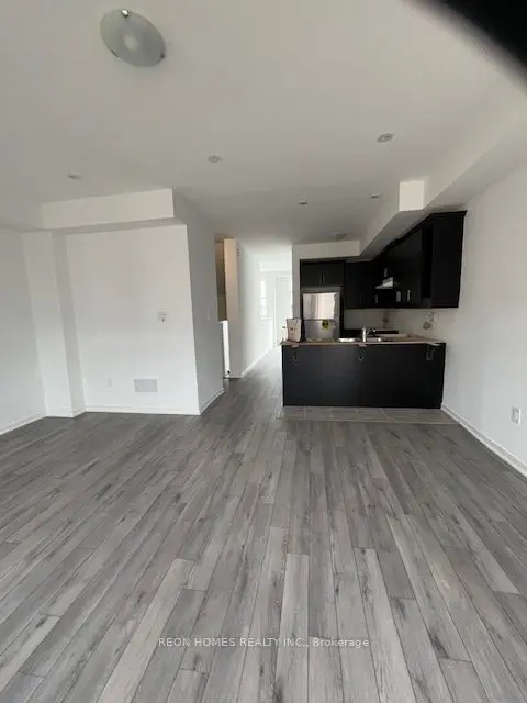 764 Heathrow PATH, Oshawa, ON L1H 7K5