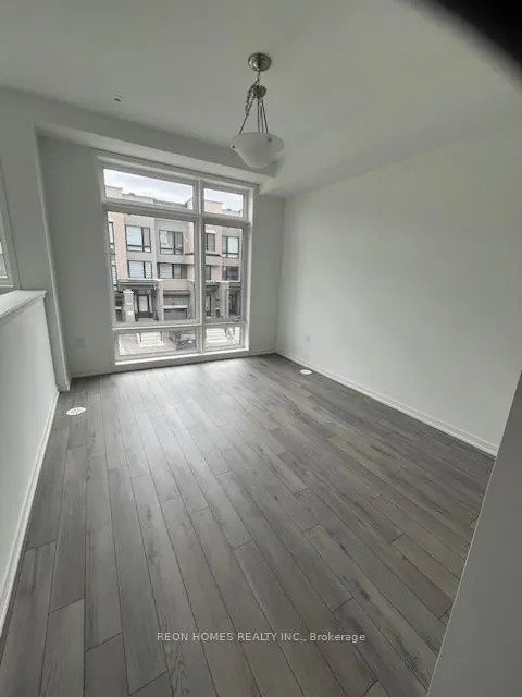 764 Heathrow PATH, Oshawa, ON L1H 7K5