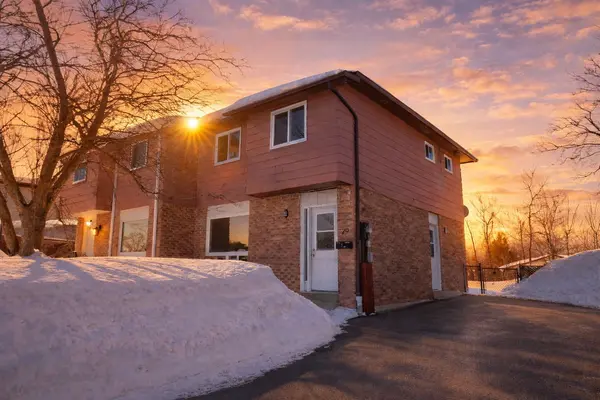 79 Christie CRES, Barrie, ON L4N 4V2