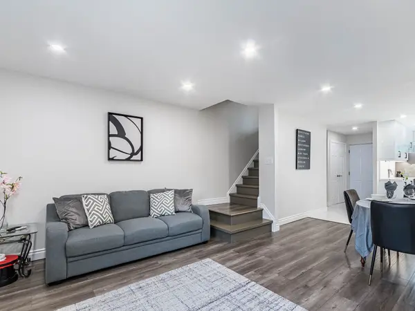 180 Mississauga Valley BLVD #124, Mississauga, ON L5A 3M2