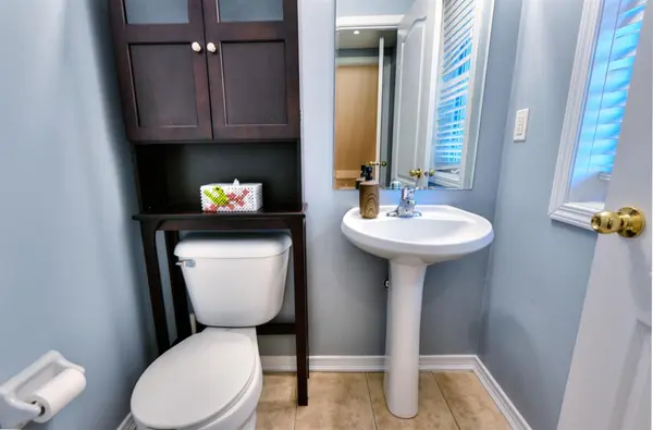 4689 Bracknell RD, Burlington, ON L7M 0E5