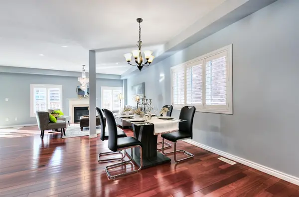 4689 Bracknell RD, Burlington, ON L7M 0E5