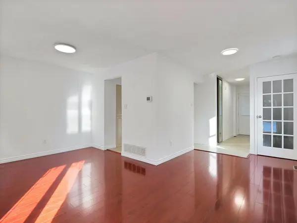 2602 Hemus SQ, Mississauga, ON L5C 3X4