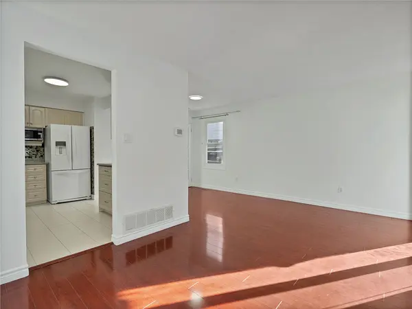 2602 Hemus SQ, Mississauga, ON L5C 3X4