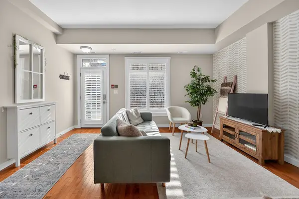 49 Ontario ST #11, Grimsby, ON L3M 3H2