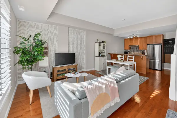 49 Ontario ST #11, Grimsby, ON L3M 3H2