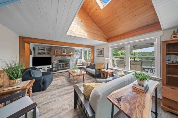 16 Golden Horseshoe LN, Whitestone, ON P0G 1G0