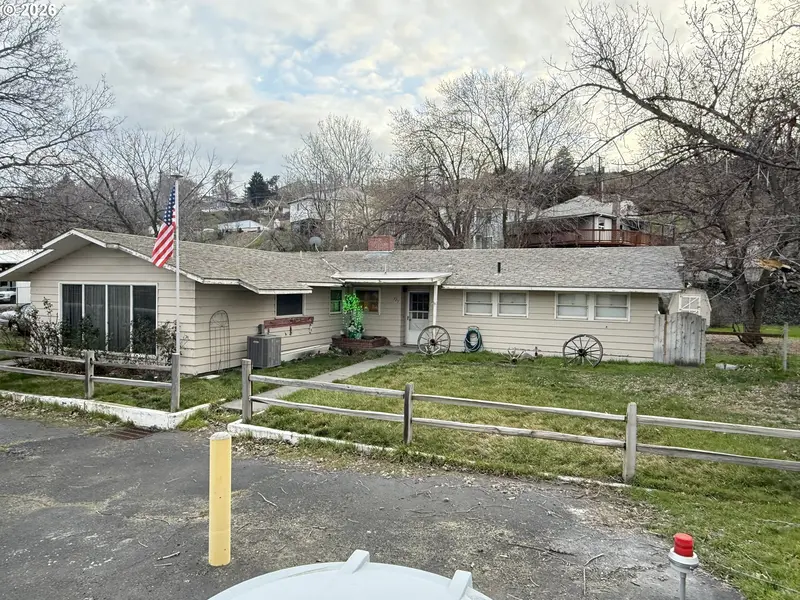 725 COTTONWOOD ST, Arlington, OR 97812