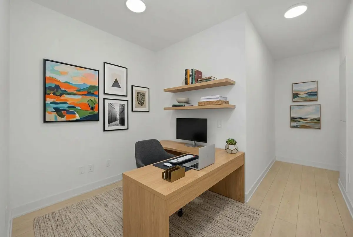 15 Mercer ST #525, Toronto C01, ON M5V 1H2