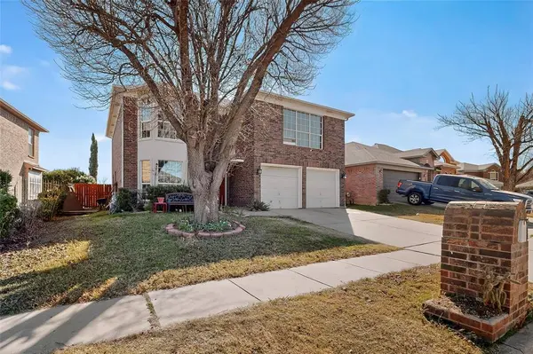 1113 Highland Station Drive, Saginaw, TX 76131