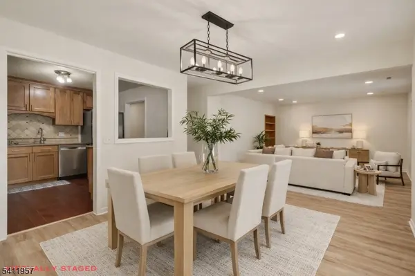 127 Oakmont Ct, Edison Twp., NJ 08820