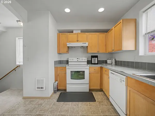 3233 SE 122 #D, Portland, OR 97236