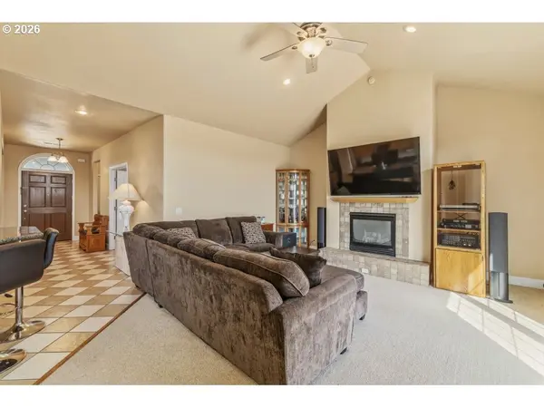 3317 BARNES WAY, Klamath Falls, OR 97603