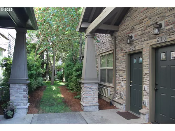 Hillsboro, OR 97006,608 NE ROYDON LN