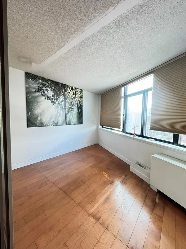 250 Queens Quay W #704, Toronto C01, ON M5J 2N2