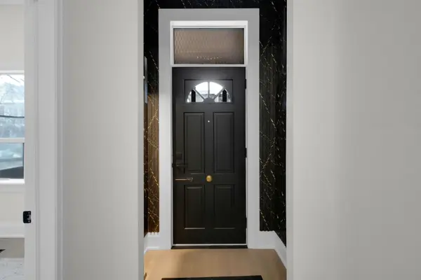 388 Crawford ST, Toronto C01, ON M6J 2V9