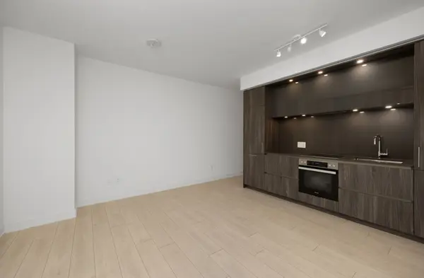 15 Mercer ST #525, Toronto C01, ON M5V 1H2