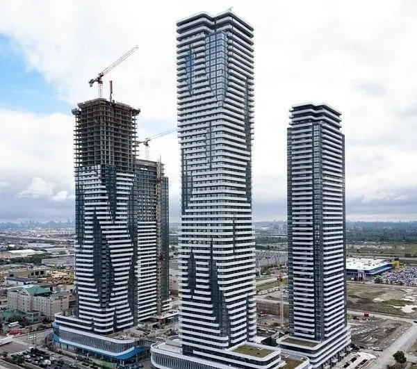 195 Commerce ST #712, Vaughan, ON L4K 5Z7