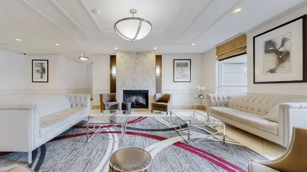 20 North Park RD #811, Vaughan, ON L4J 0G7