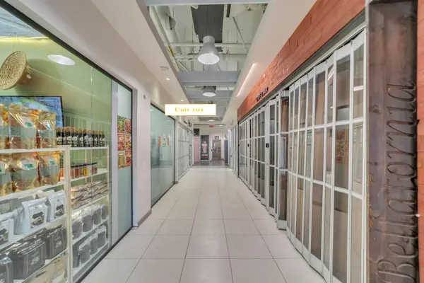 7181 Yonge ST #104, Markham, ON L3T 0C7