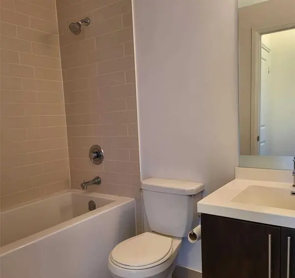 65 Speers RD #1302, Oakville, ON L6K 0J1