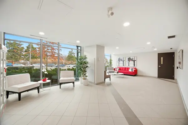 1284 Guelph Line #307, Burlington, ON L7P 0T9