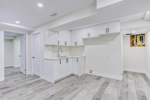 115 Amberly BLVD #Lower, Hamilton, ON L9G 3V2