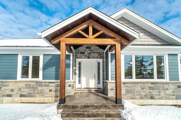 10 Patrick ST, Kawartha Lakes, ON K0M 2B0