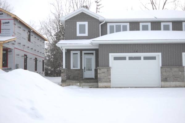 14 Roberts ST N, Huron East, ON N0G 1B0