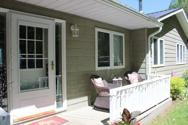 994 Kamaniskeg Lake RD, Hastings Highlands, ON K0J 1L0