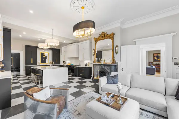 55 Cochrane DR, Brockville, ON K6V 2Y9