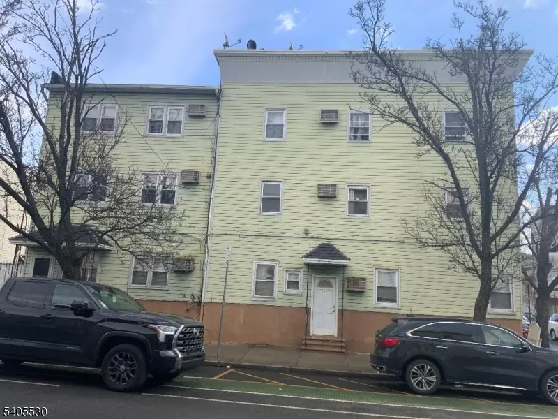 160 E Kinney St, Newark City, NJ 07105