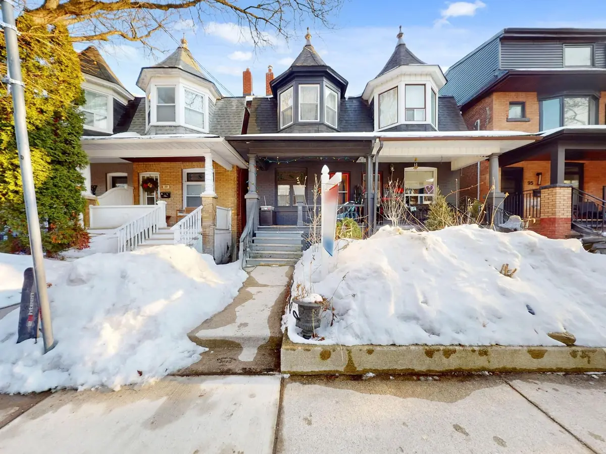 91 Olive AVE, Toronto C02, ON M6G 1V2