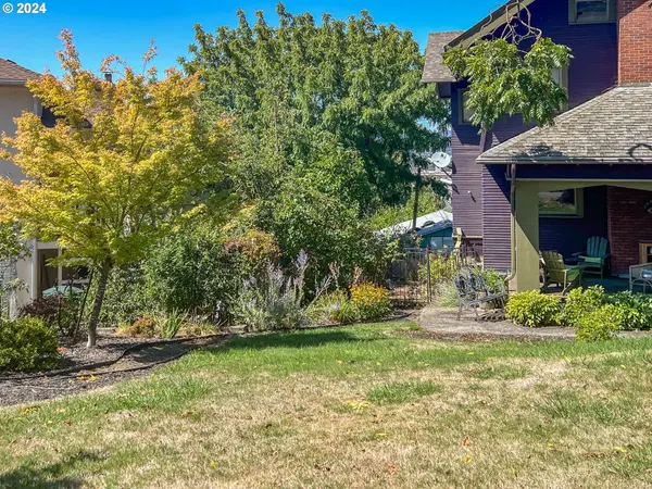 1235 SE CASS AVE, Roseburg, OR 97470