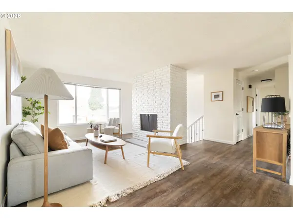 9216 SE MARKET ST, Portland, OR 97216