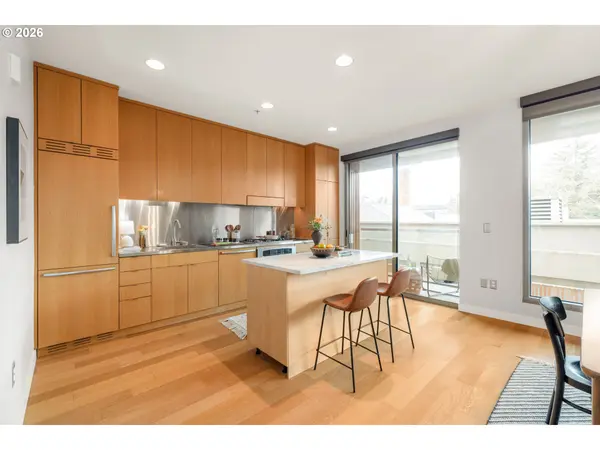 Portland, OR 97214,28 SE 28TH AVE #304