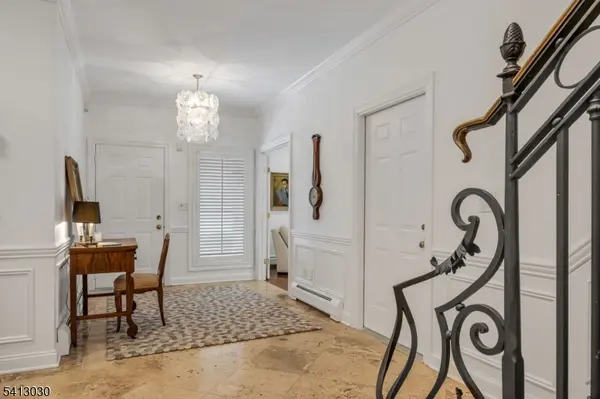 122 Brewster Rd, Wyckoff Twp., NJ 07481