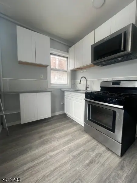 18 8Th Ave, Newark City, NJ 07104