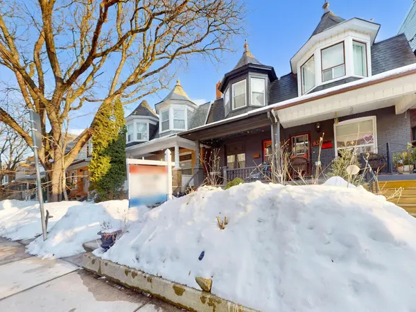 91 Olive AVE, Toronto C02, ON M6G 1V2