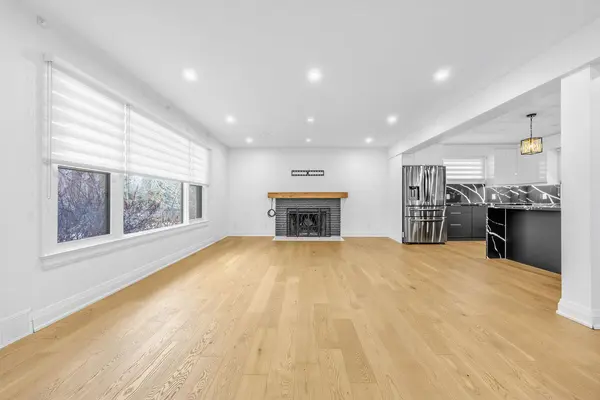 180 Glenwood CRES, Oshawa, ON L1G 3B1