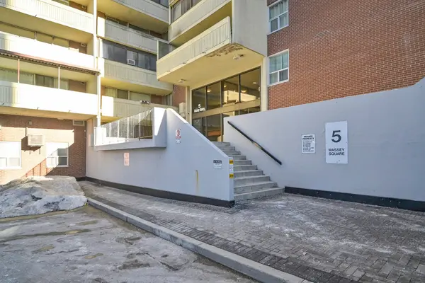 5 Massey SQ #Ph18, Toronto E03, ON M4C 5L6