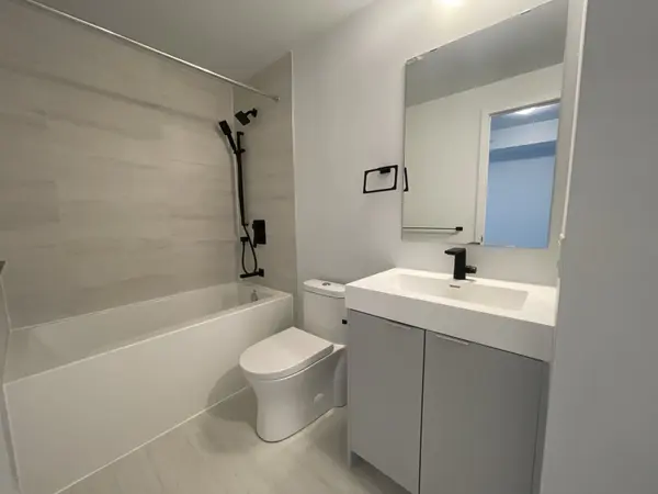 2920 Highway 7 RD #913, Vaughan, ON L4K 0P4