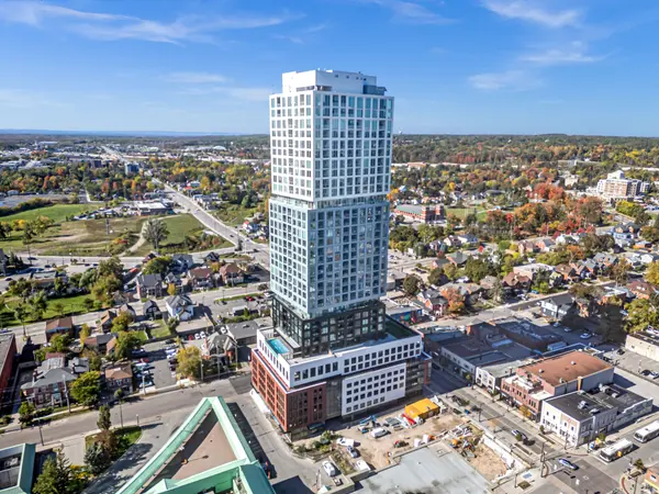 39 Mary ST W #2102, Barrie, ON L4N 1S9